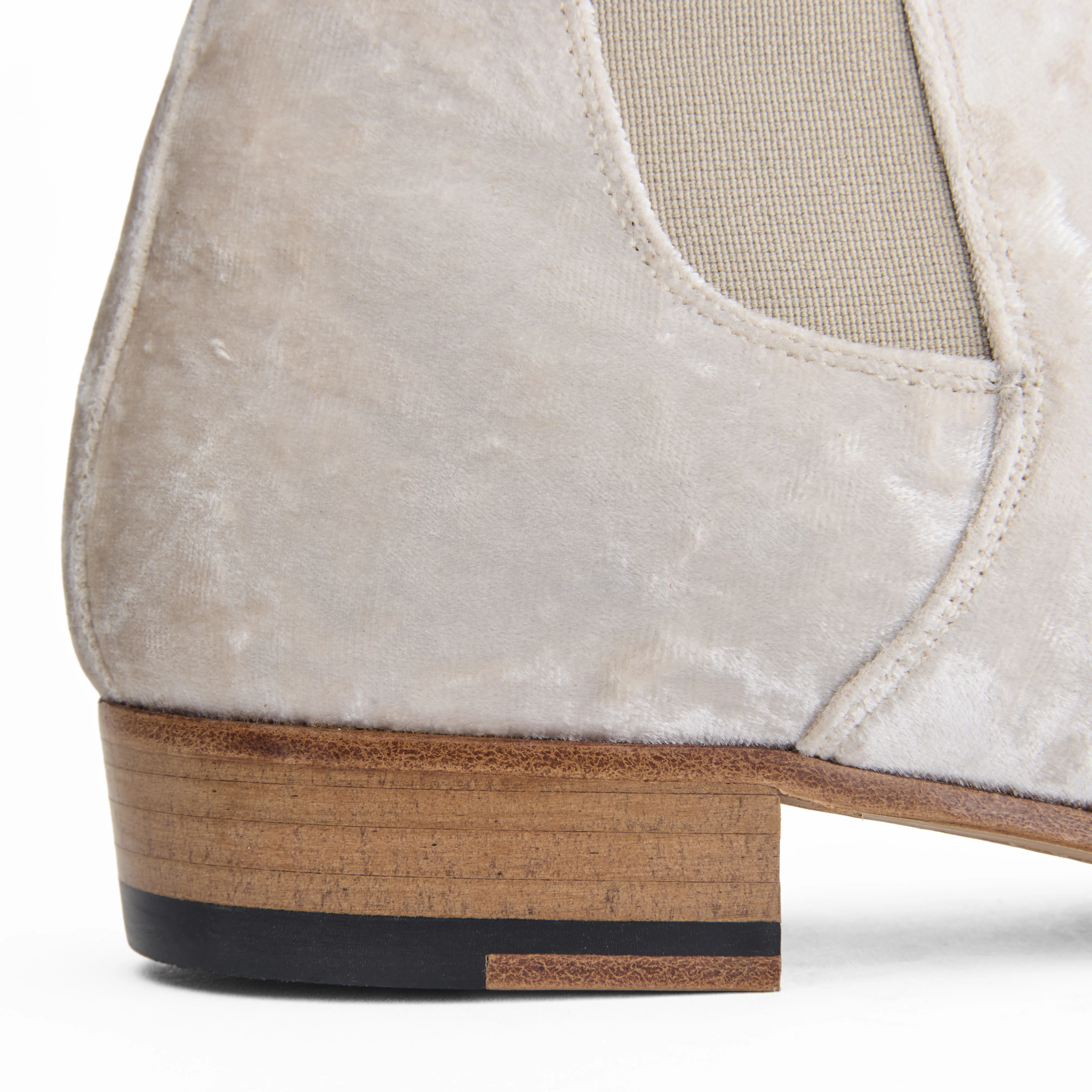 THE IVORY VELVET - Image 5